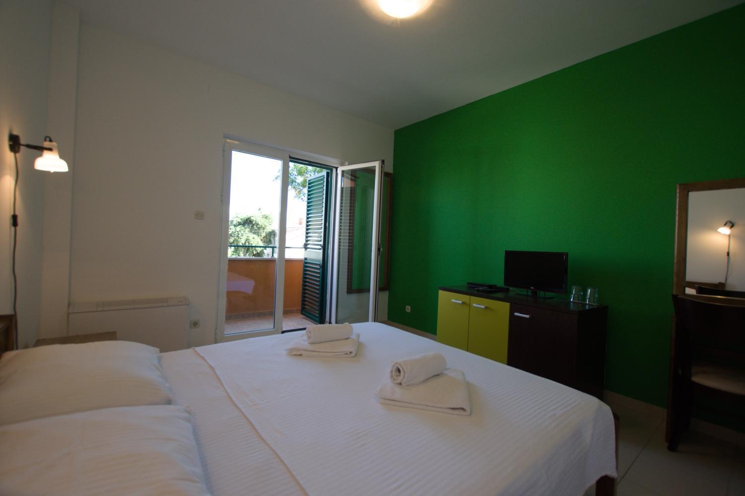 Pansion Hrga Hotel Водице Екстериор снимка