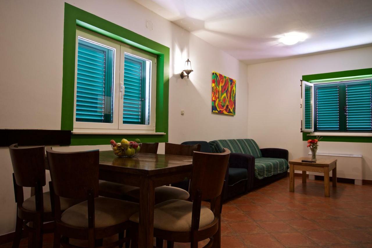 Pansion Hrga Hotel Водице Екстериор снимка